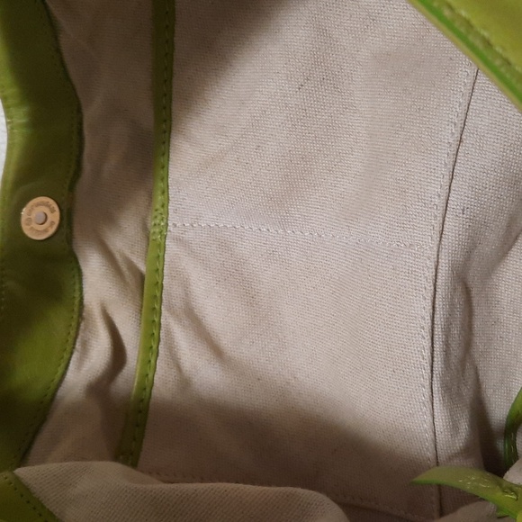 MICHAEL Michael Kors Lime Green Hobo Bag with Tassel & Wallet - Picture 4 of 16